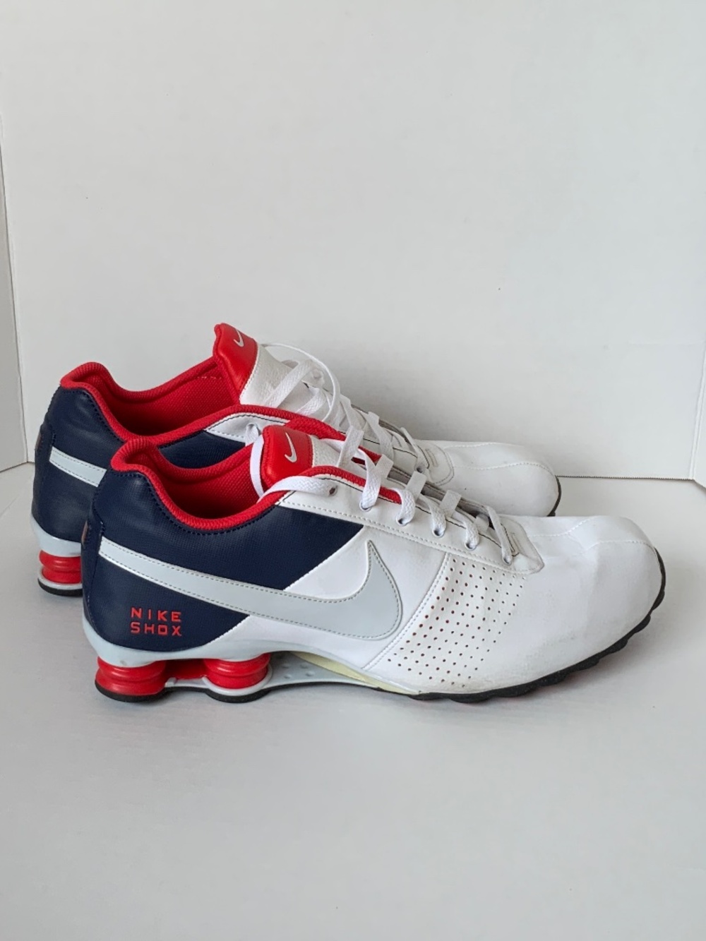 Men’s Nike Shox white with red and blue size 14